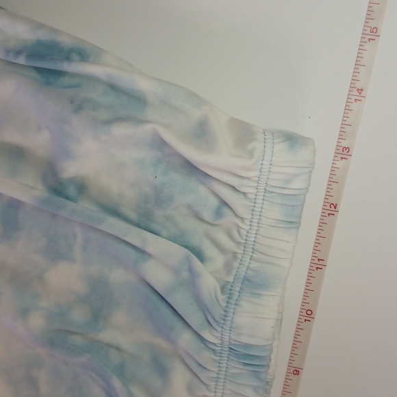 Love for humanity Large couture short sleeve light blue & white tie dye crop - Picture 10 of 10